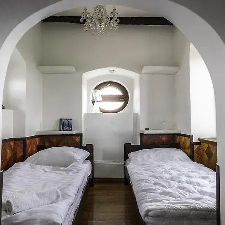 Nocľah s raňajkami Theresia Chateau - 3*