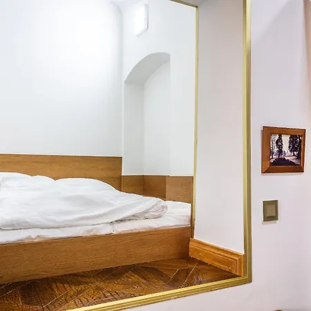 Theresia Chateau - Nocľah s raňajkami 3*