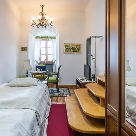 Nocľah s raňajkami Theresia Chateau - 3*