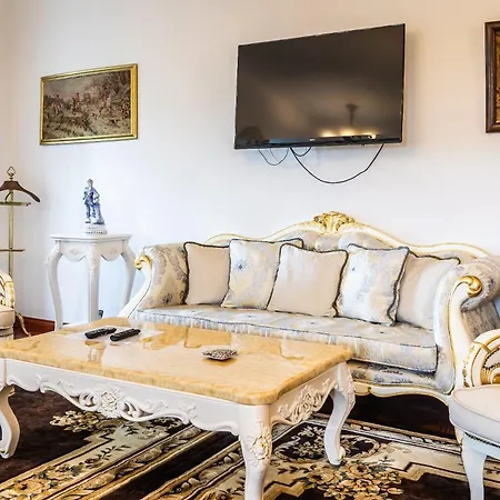 Theresia Chateau - Nocľah s raňajkami