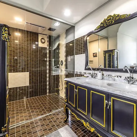 Nocľah s raňajkami Theresia Chateau - 3*